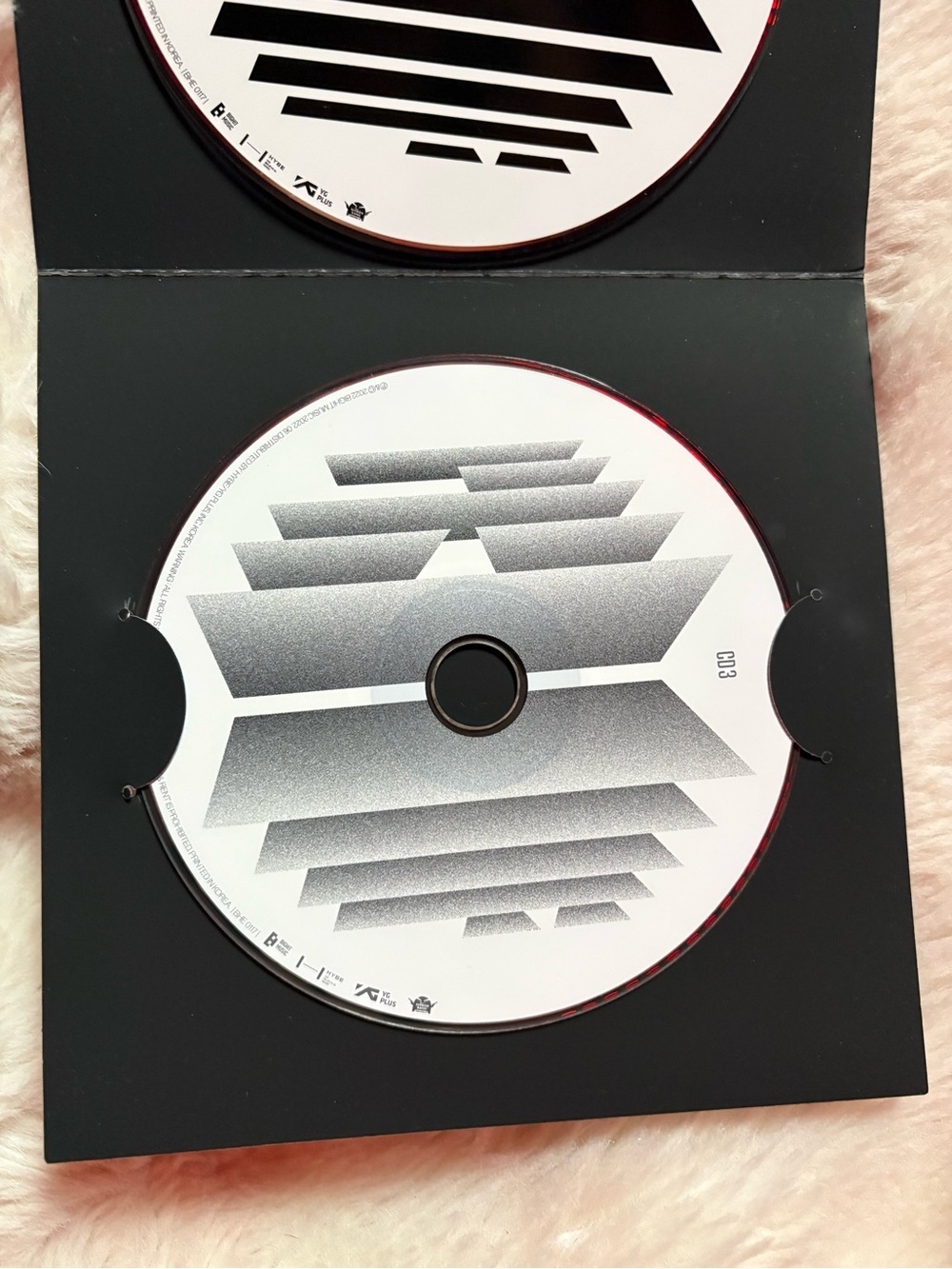 BTS Proof Compact Edition - With Inclusions - Picture 7 of 11